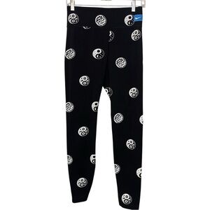 Women’s Nike leggings size medium